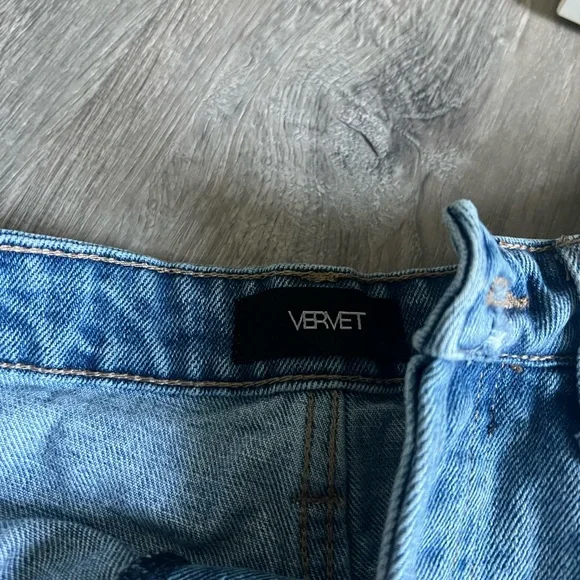 Size 24 light wash women’s summer jean shorts - Picture 3 of 3